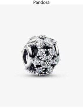 Pandora Sparkling Herbarium Cluster Round Charm
